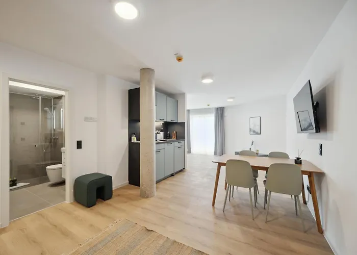 Апартаменты Limehome Celtisplatz